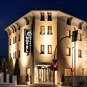 Hotel Ovest, Plasencia